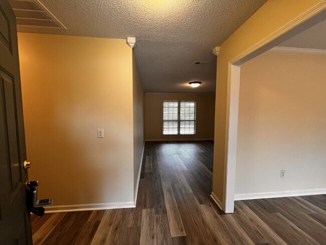 Foto del edificio - Home for Rent