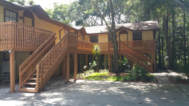 Building Photo - 2736 Park Dr