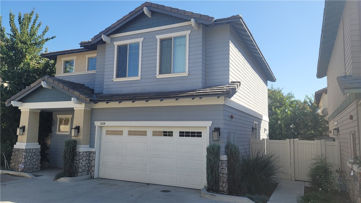 Primary Photo - 1339 S Magnolia Ave