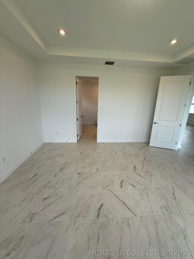 Building Photo - 13509 SW Bally Dr