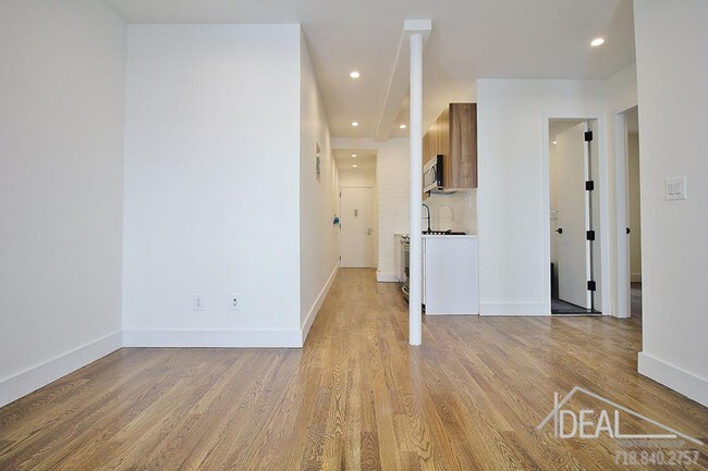 Building Photo - 249 Midwood St