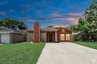 Building Photo - 11643 Antoine Dr