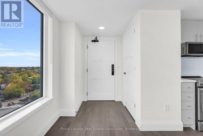 Photo du bâtiment - 93 Arthur St S