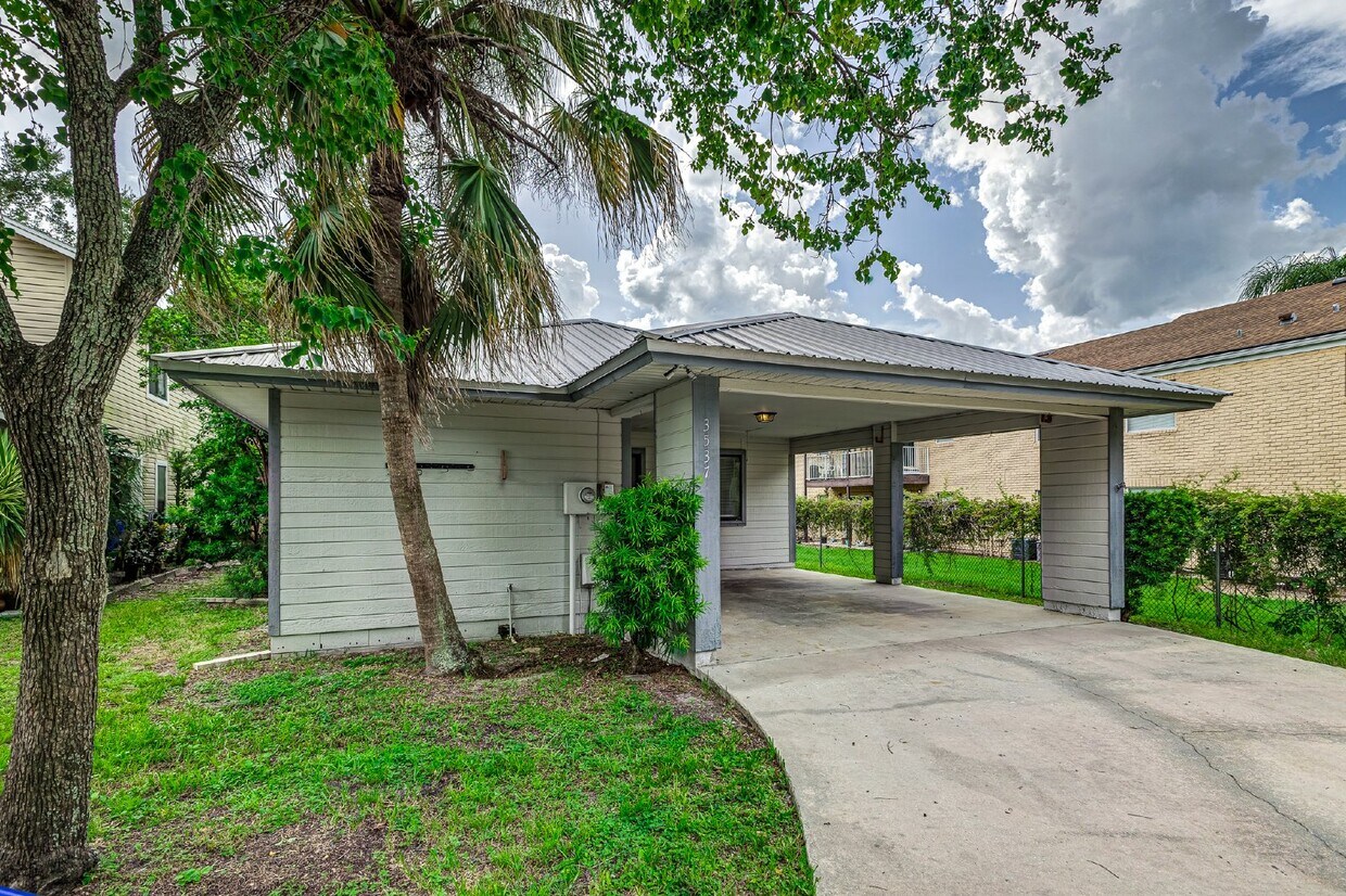 Primary Photo - Central Lakeland Home
