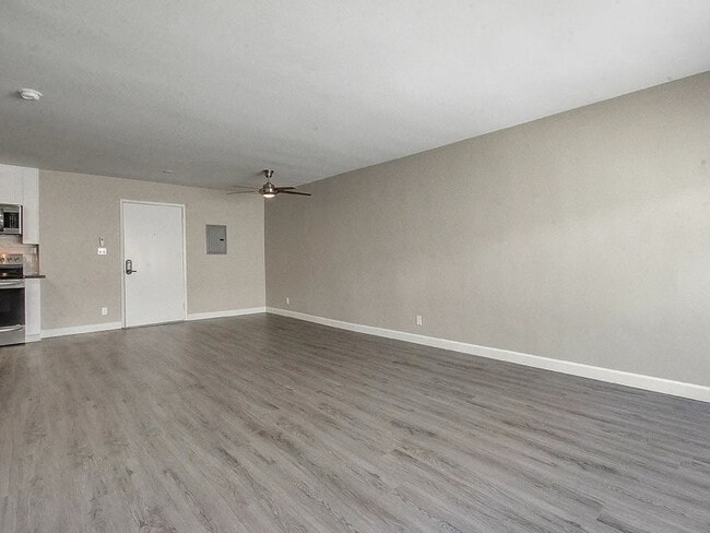 Building Photo - 2700 Peterson Pl