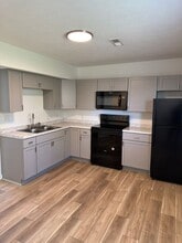 Building Photo - 623 E Bain St