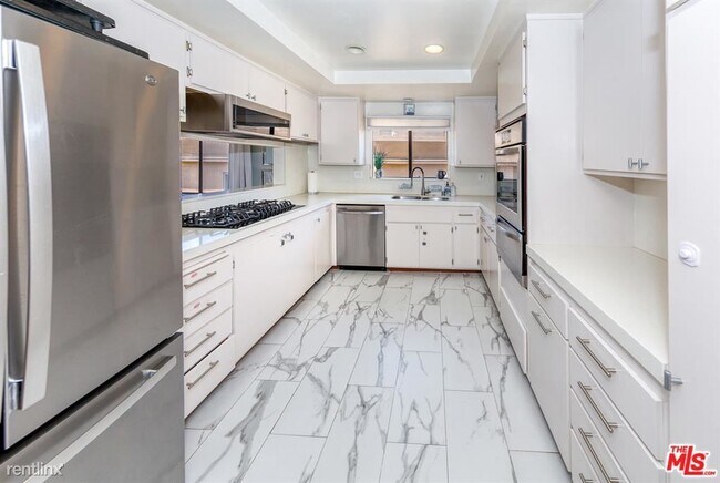 Building Photo - 2 br, 2 bath House - 1310 Roxbury Dr Apt 302