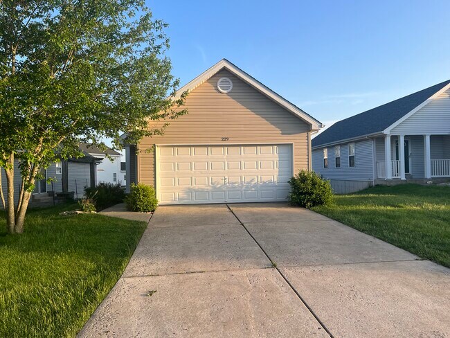 Foto del edificio - 229 Autumn Oaks Dr