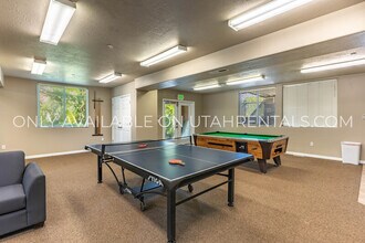 Building Photo - 859 E 620 N