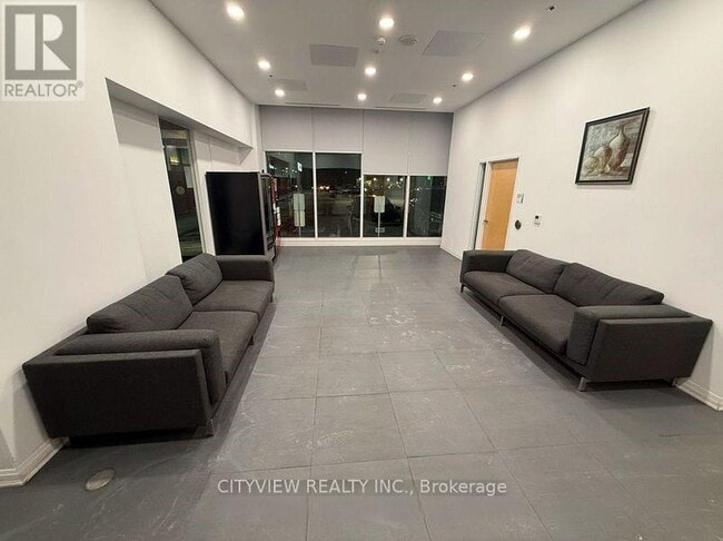 Building Photo - 1900 Simcoe St N