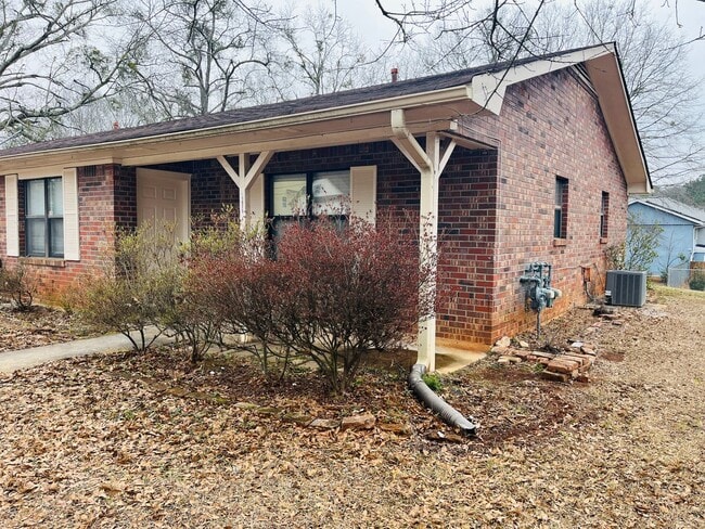 Foto del edificio - 1075 Eastview Rd NE