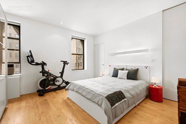 Building Photo - 243 W 98th St