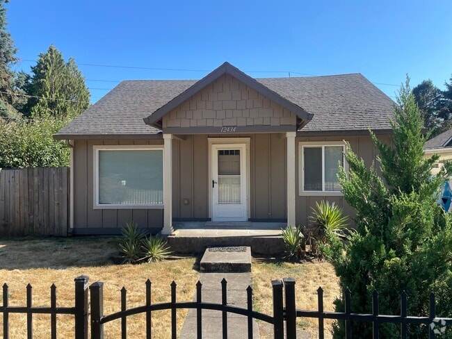 Front view - 12434 SE Reedway St