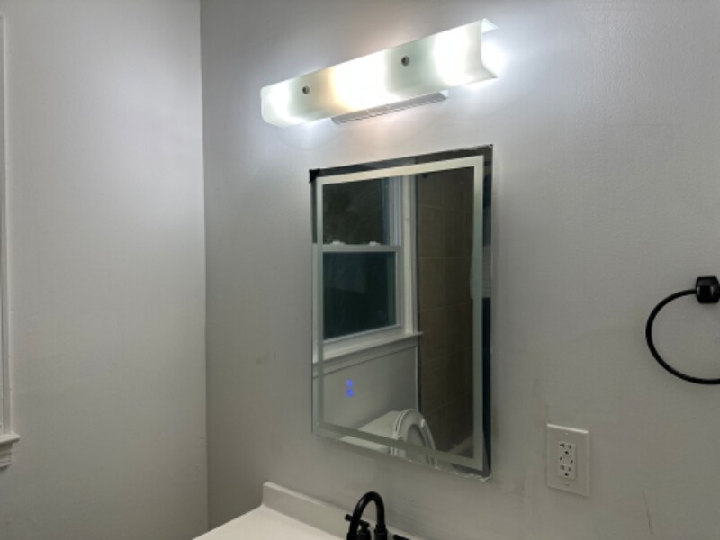 Foto principal - 2857 1st Ave SW