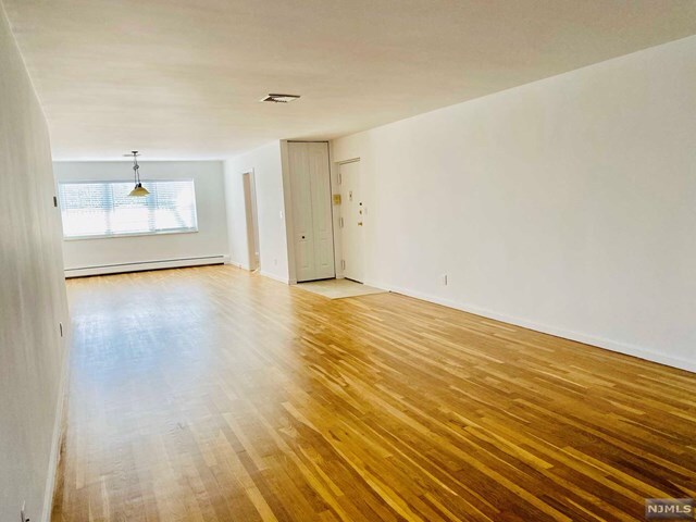 Foto del edificio - 20-30 Ridge Rd