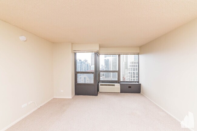 Building Photo - 30 E Huron St