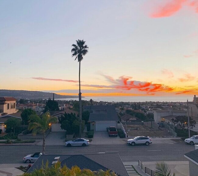 Foto del edificio - 730 N Paulina Ave