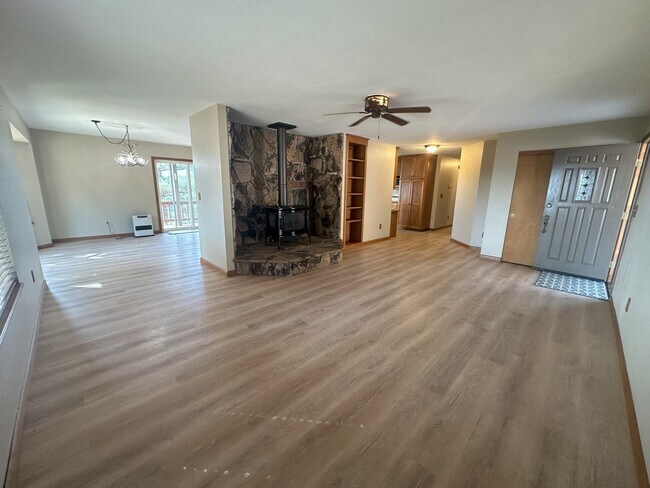 Foto del edificio - 3 Bedroom 2 Bath House