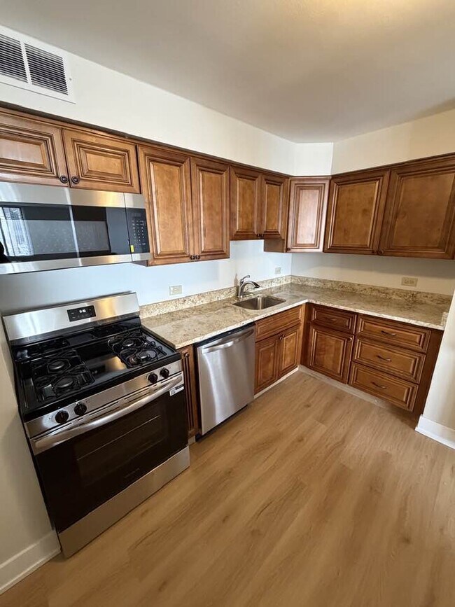 Foto del edificio - 6325 N Sheridan Rd