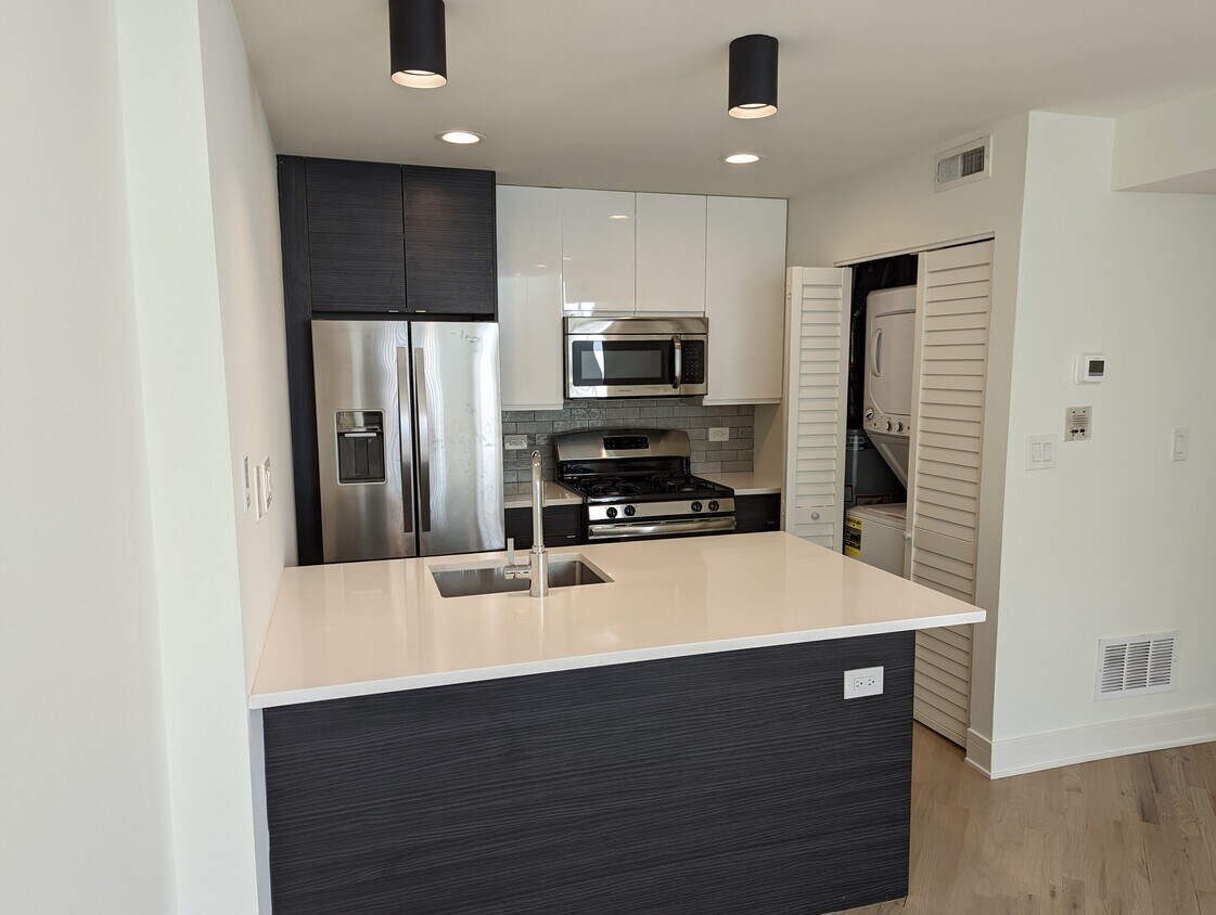 Foto principal - 939 W Grace St