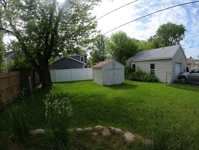 Building Photo - 2 bed 1 bath Berkley ranch