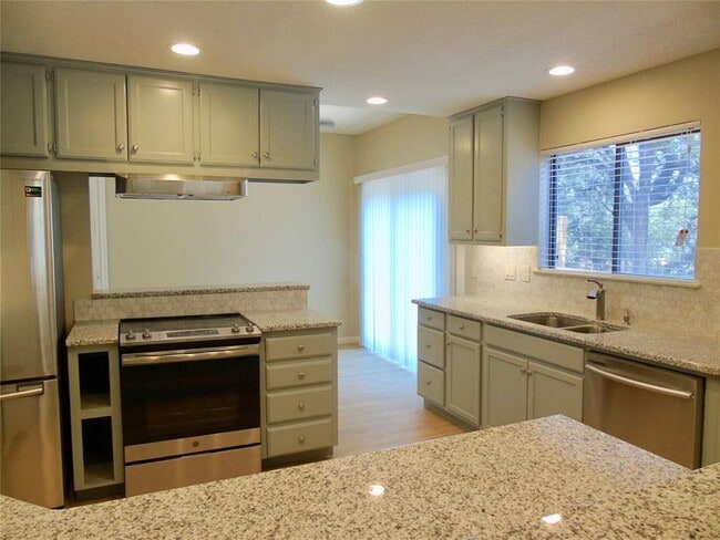 Building Photo - 6703 Ohenry Cove