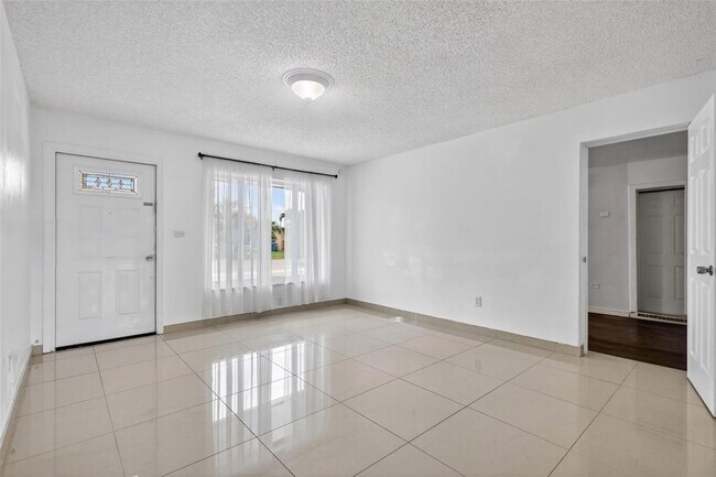 Foto del edificio - 17001 NW 53rd Ct
