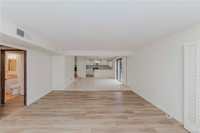 Building Photo - 1113 Steinhart Ave