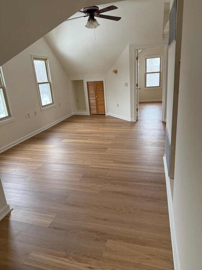 Foto del edificio - 25 Lawndale Ave