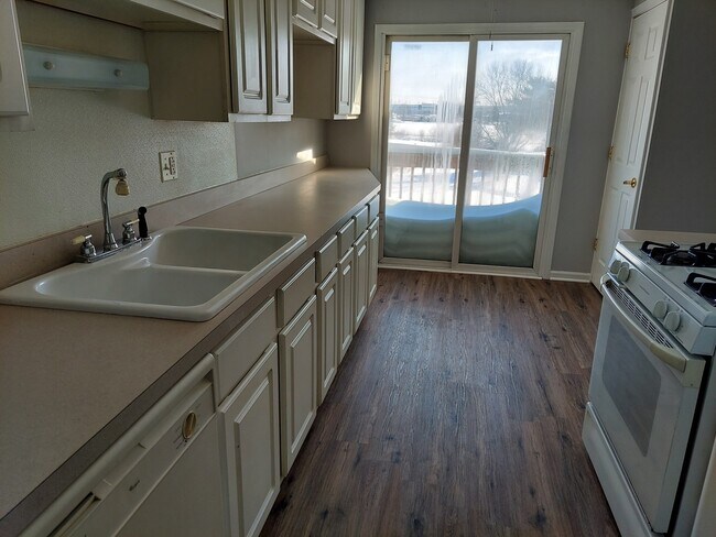 Foto del edificio - 1997 Tall Oaks Dr