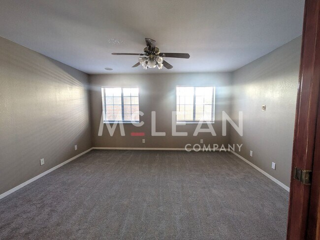 Foto del edificio - Classic 3 Bedroom 3 Bathroom Home in Palm Desert