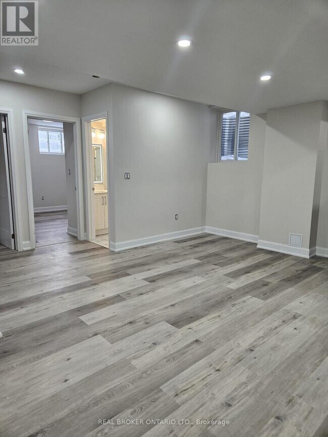 Building Photo - 63 Hildred St