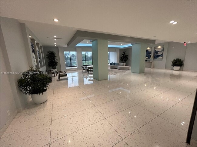 Building Photo - 20335 W Country Club Dr