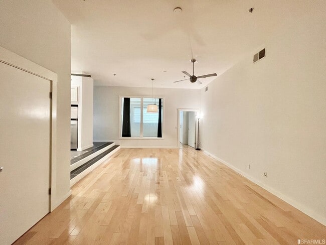 Building Photo - 530 8th St