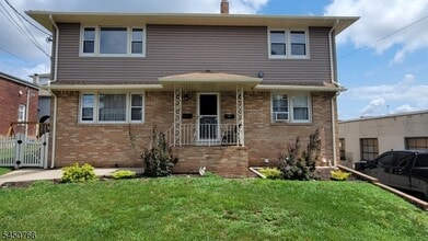 Building Photo - 39 Wadsworth St