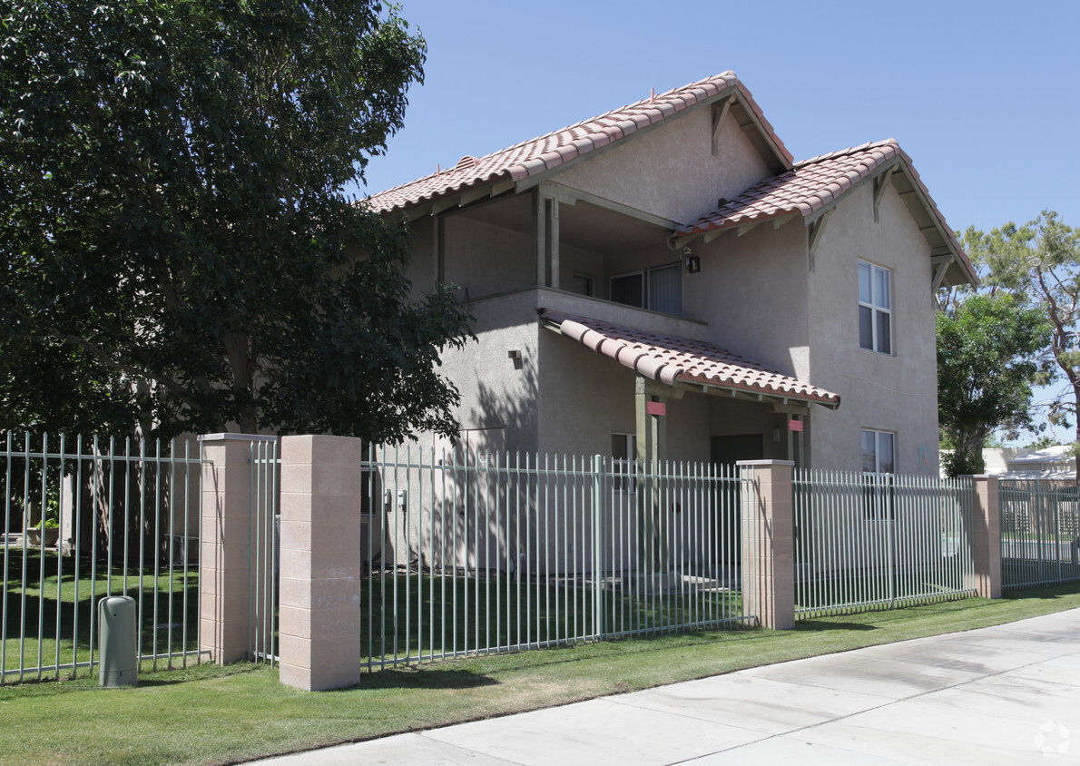 Primary Photo - La Hacienda Apartments