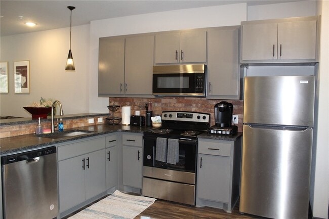 Foto del edificio - 1451 Associates Ave