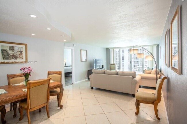 Foto del edificio - 1360 S Ocean Blvd