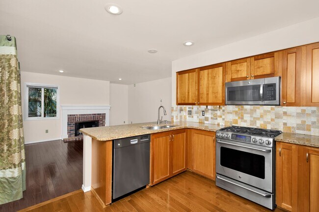 Foto del edificio - Light Filled 4 Bedroom 2.5 Bath Home in Sammamish
