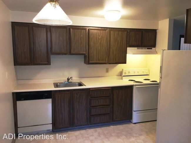 Foto del edificio - 13460-13470 SW Allen Blvd