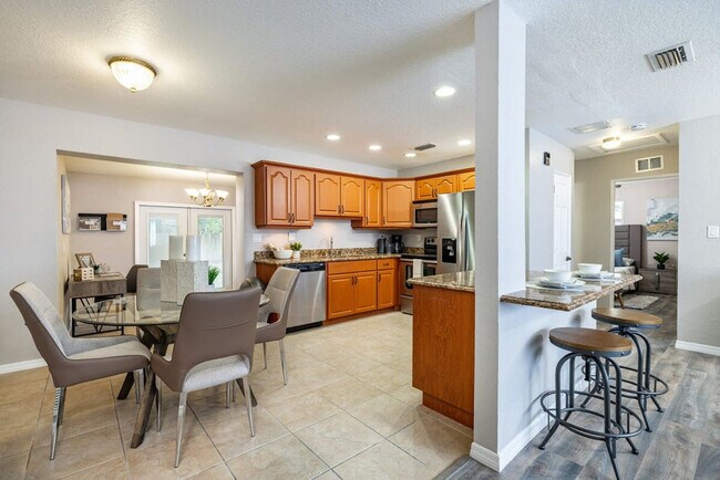 Foto del edificio - 2454 Whitman St