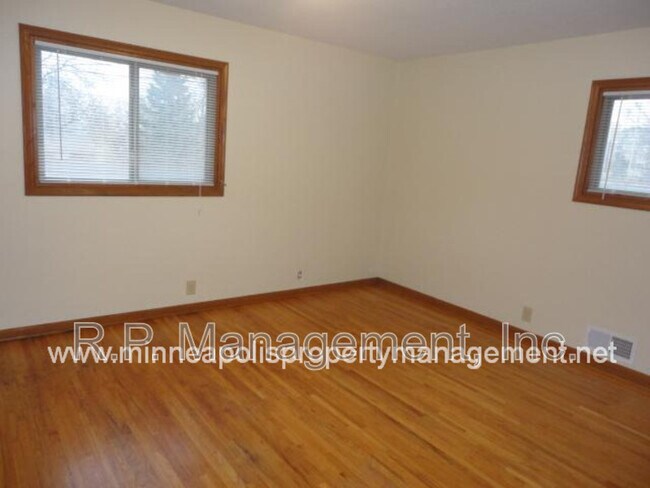 Foto del edificio - 4200 Valley View Rd