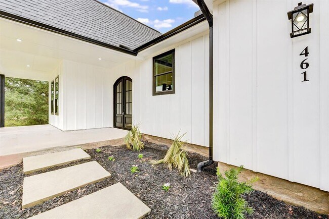 Building Photo - 461 Rancho Chico Trail