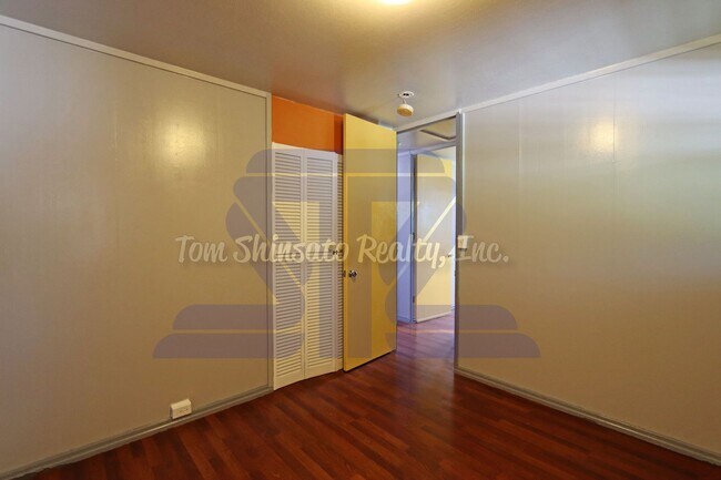 Foto del edificio - Upstairs duplex unit in Waipio! Convenient...