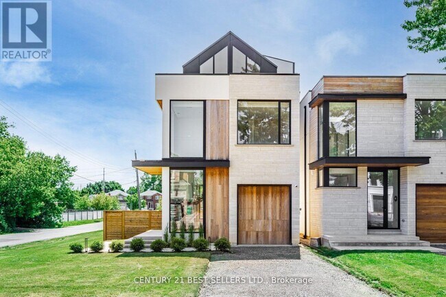 Building Photo - 739 Ebony Ave