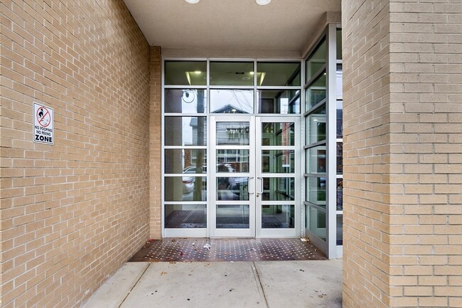 Building Photo - 71 Village Rd N
