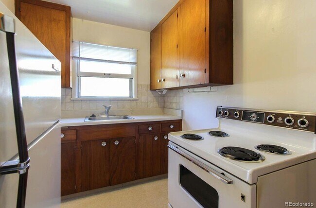 Building Photo - 2480 S Humboldt St