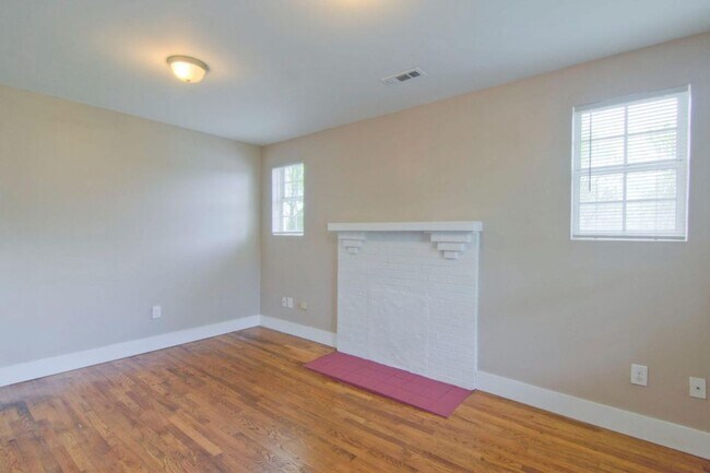 Foto del edificio - Knoxville 37917 - 2 bedroom, 1 bath home -...