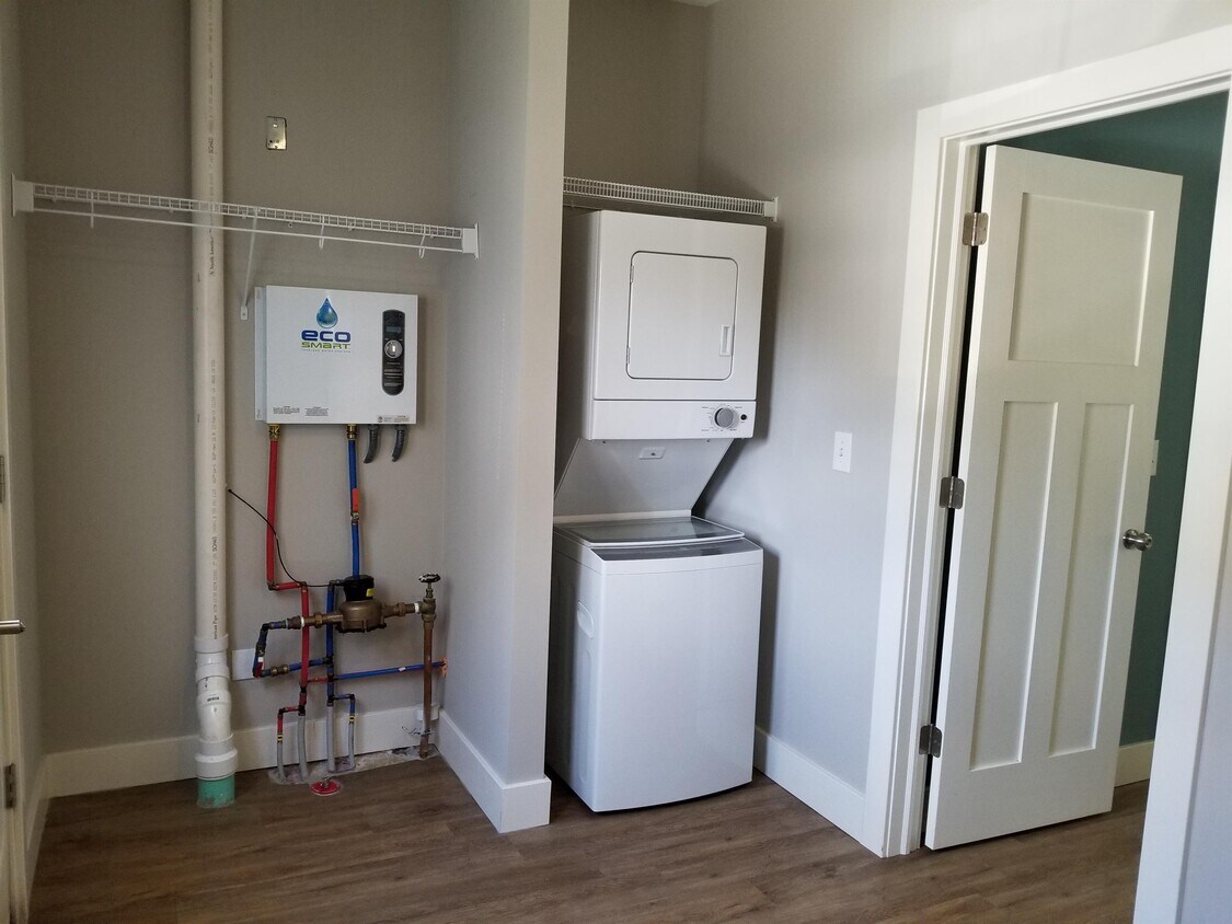 Foto principal - 2240 W 11th St