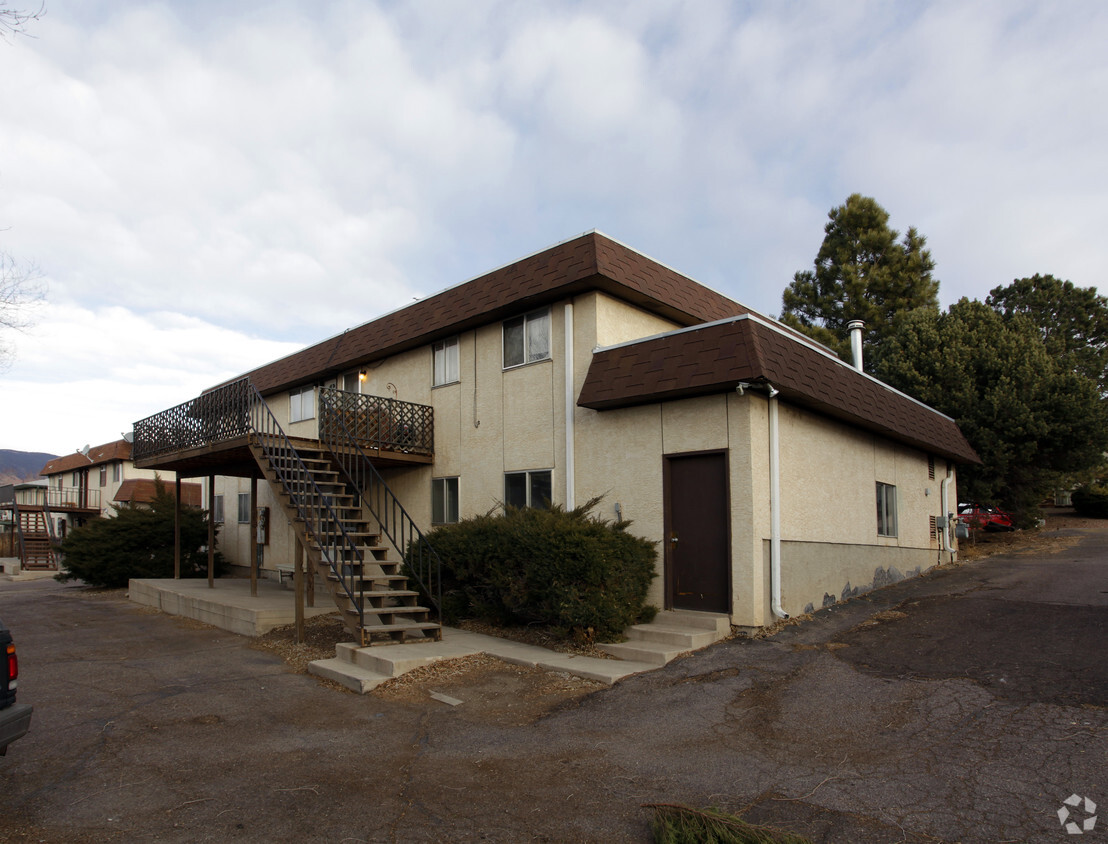 Building Photo - 1045 Magnolia St